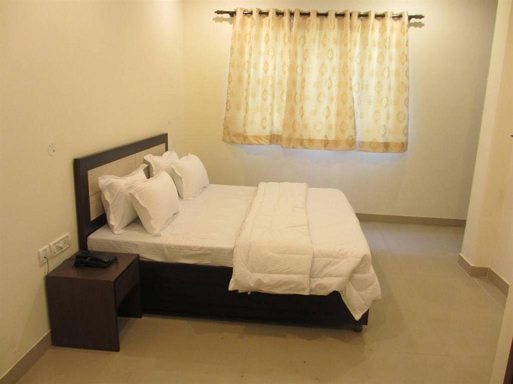 Hotel Chanakya Inn New Delhi Ngoại thất bức ảnh