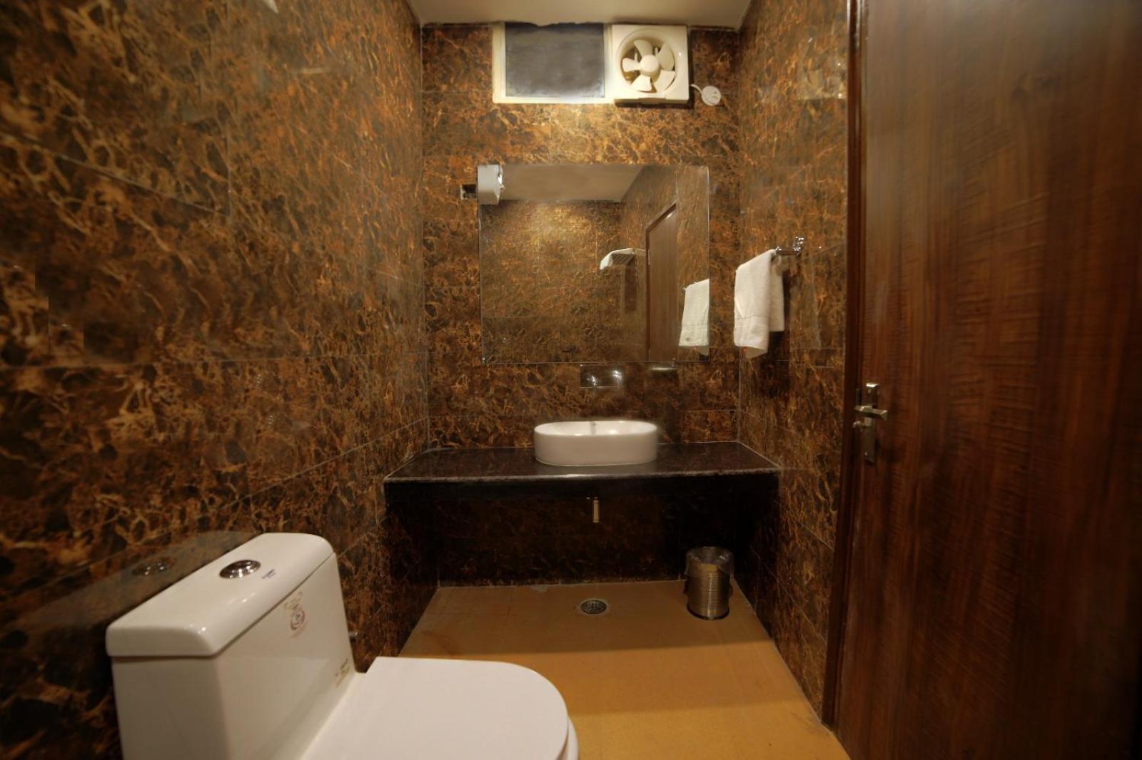 Hotel Chanakya Inn New Delhi Ngoại thất bức ảnh