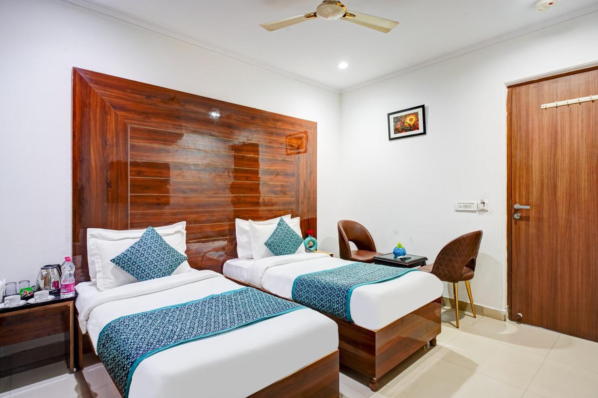 Hotel Chanakya Inn New Delhi Ngoại thất bức ảnh
