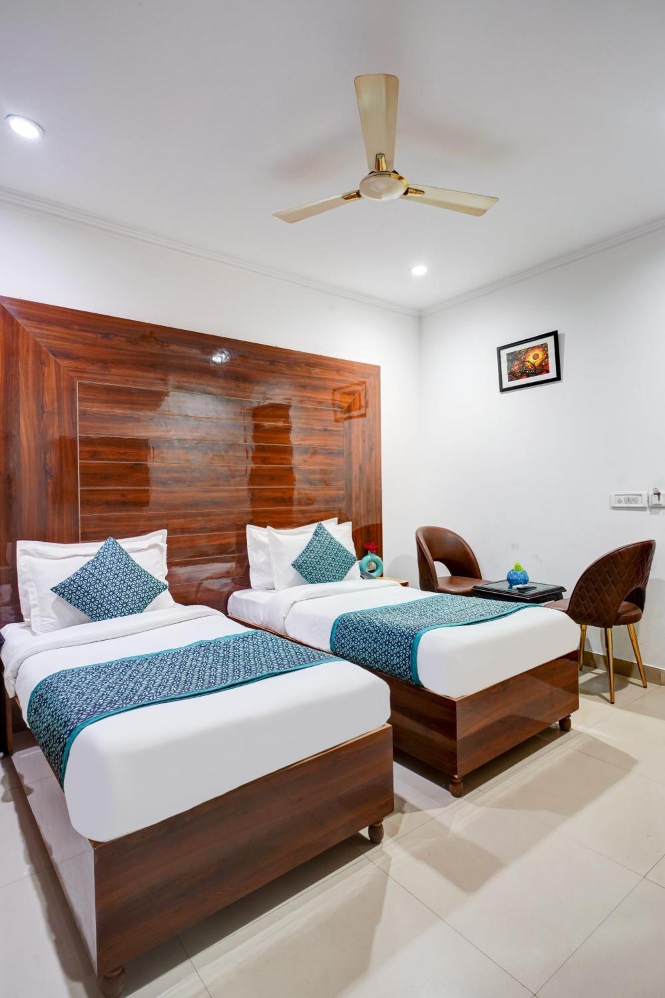 Hotel Chanakya Inn New Delhi Ngoại thất bức ảnh