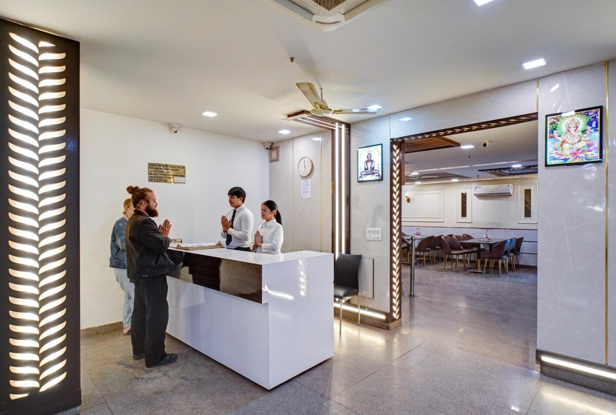 Hotel Chanakya Inn New Delhi Ngoại thất bức ảnh