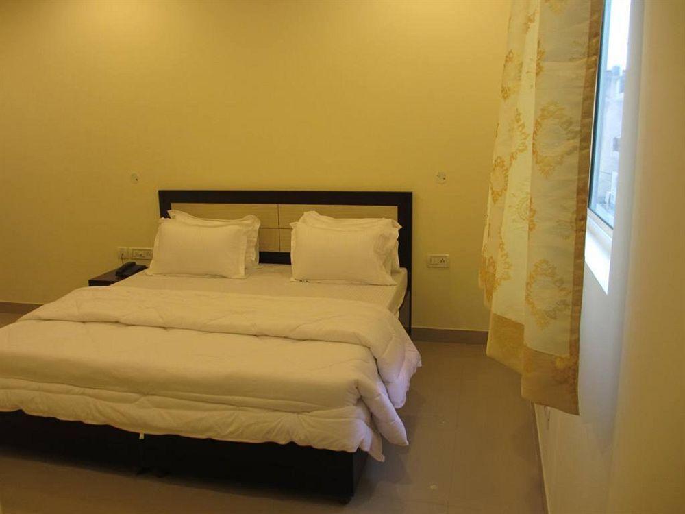 Hotel Chanakya Inn New Delhi Ngoại thất bức ảnh