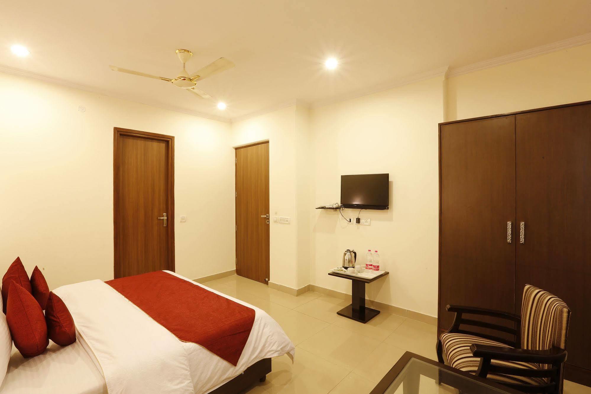 Hotel Chanakya Inn New Delhi Ngoại thất bức ảnh