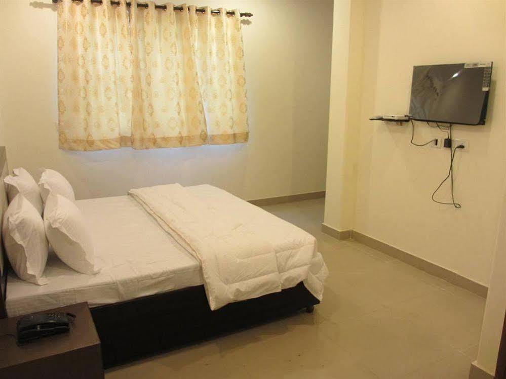 Hotel Chanakya Inn New Delhi Ngoại thất bức ảnh